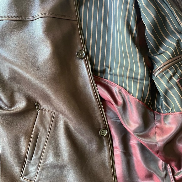 Leather jacket - Picture 6 of 11